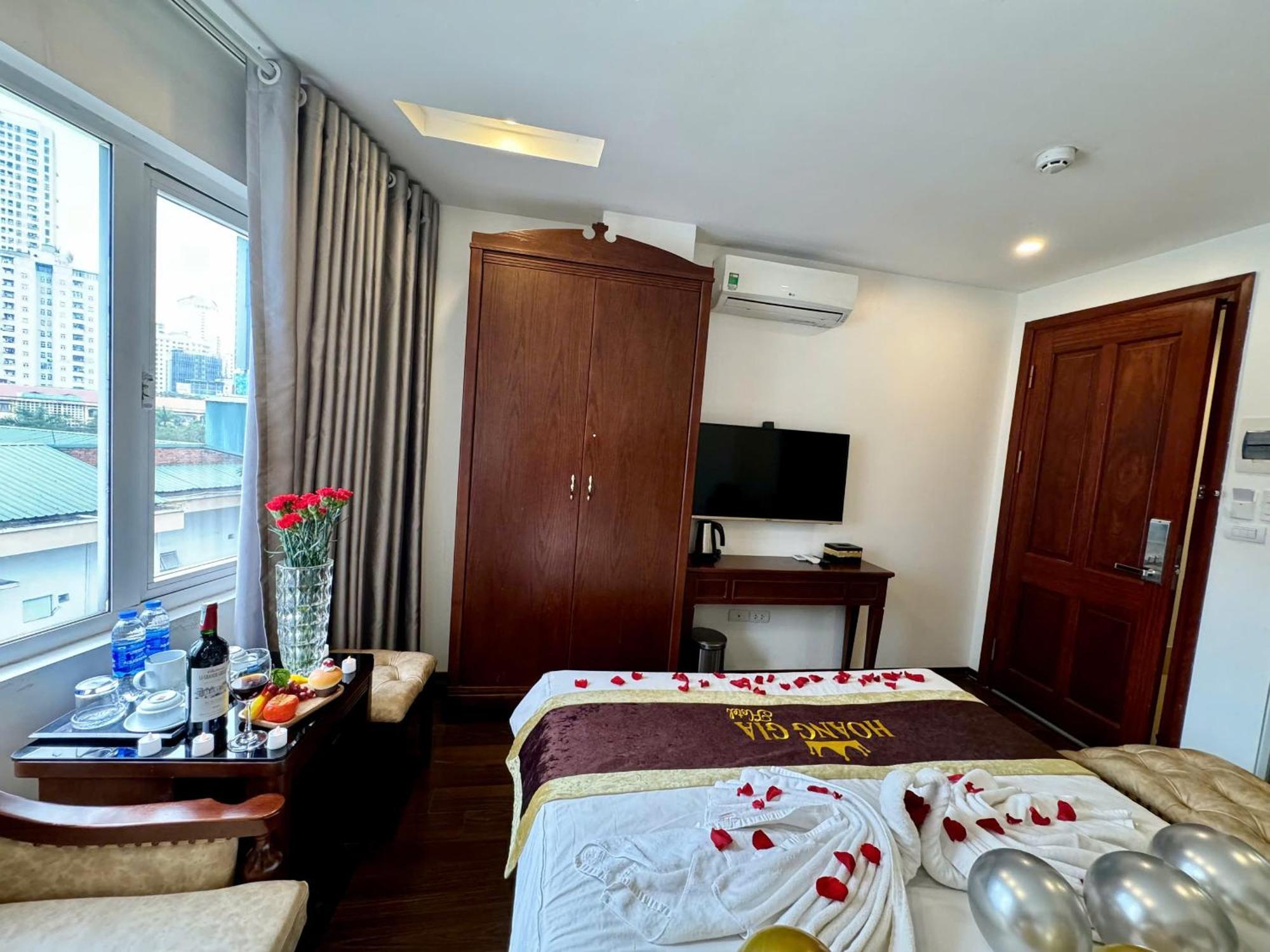 Hoang Gia Hotel Nhan Hoa Hanoi Buitenkant foto