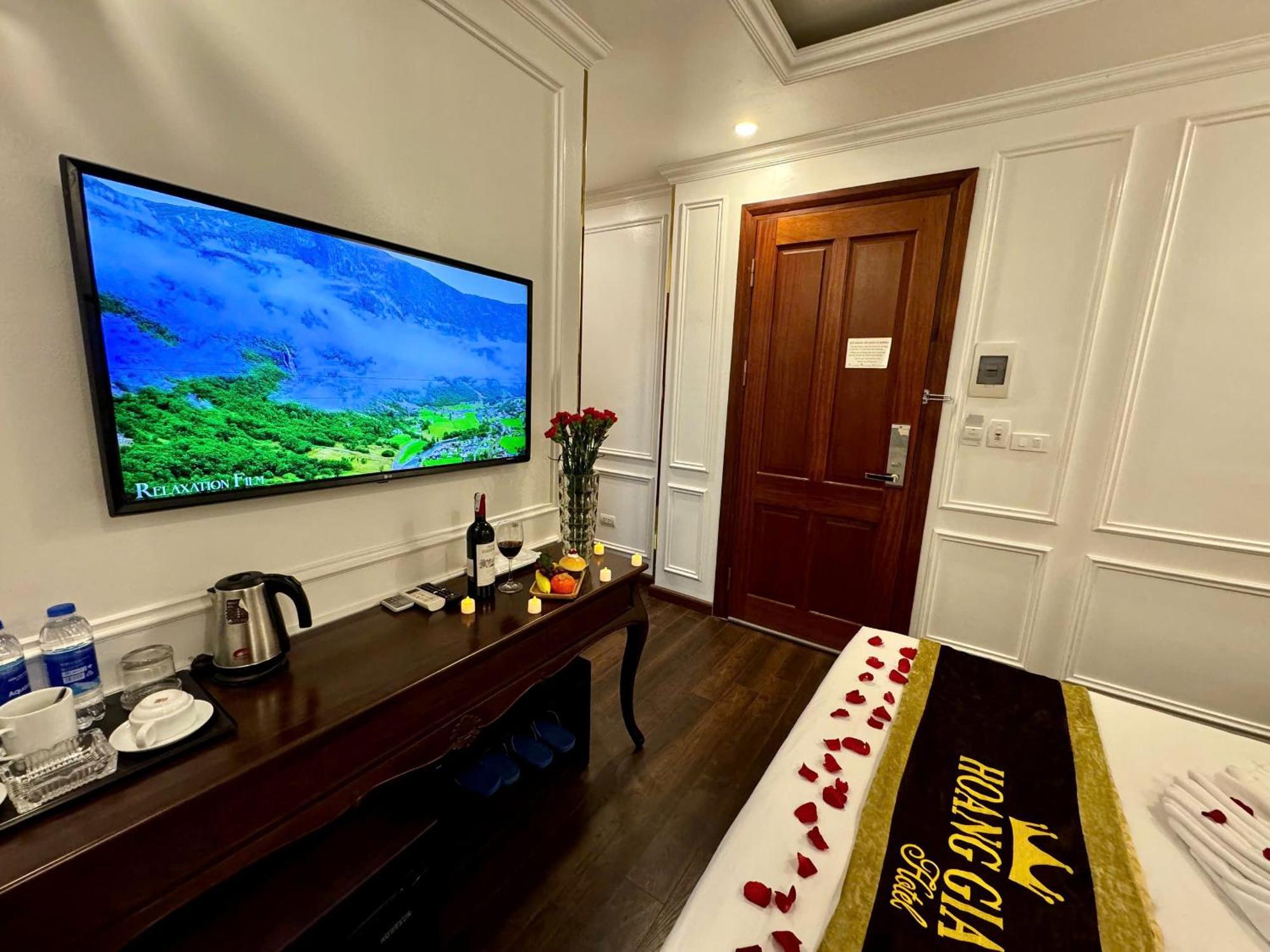 Hoang Gia Hotel Nhan Hoa Hanoi Buitenkant foto