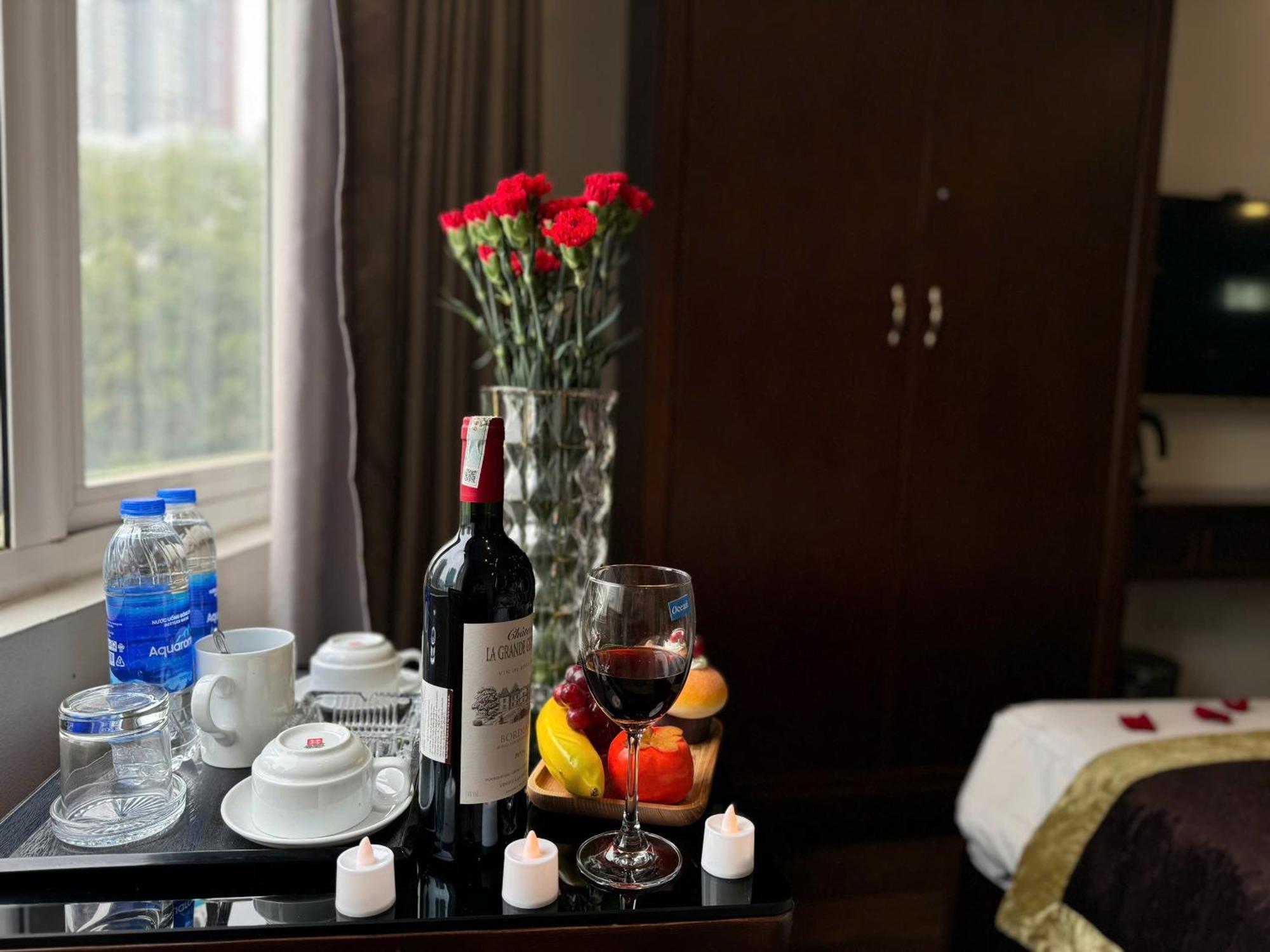 Hoang Gia Hotel Nhan Hoa Hanoi Buitenkant foto