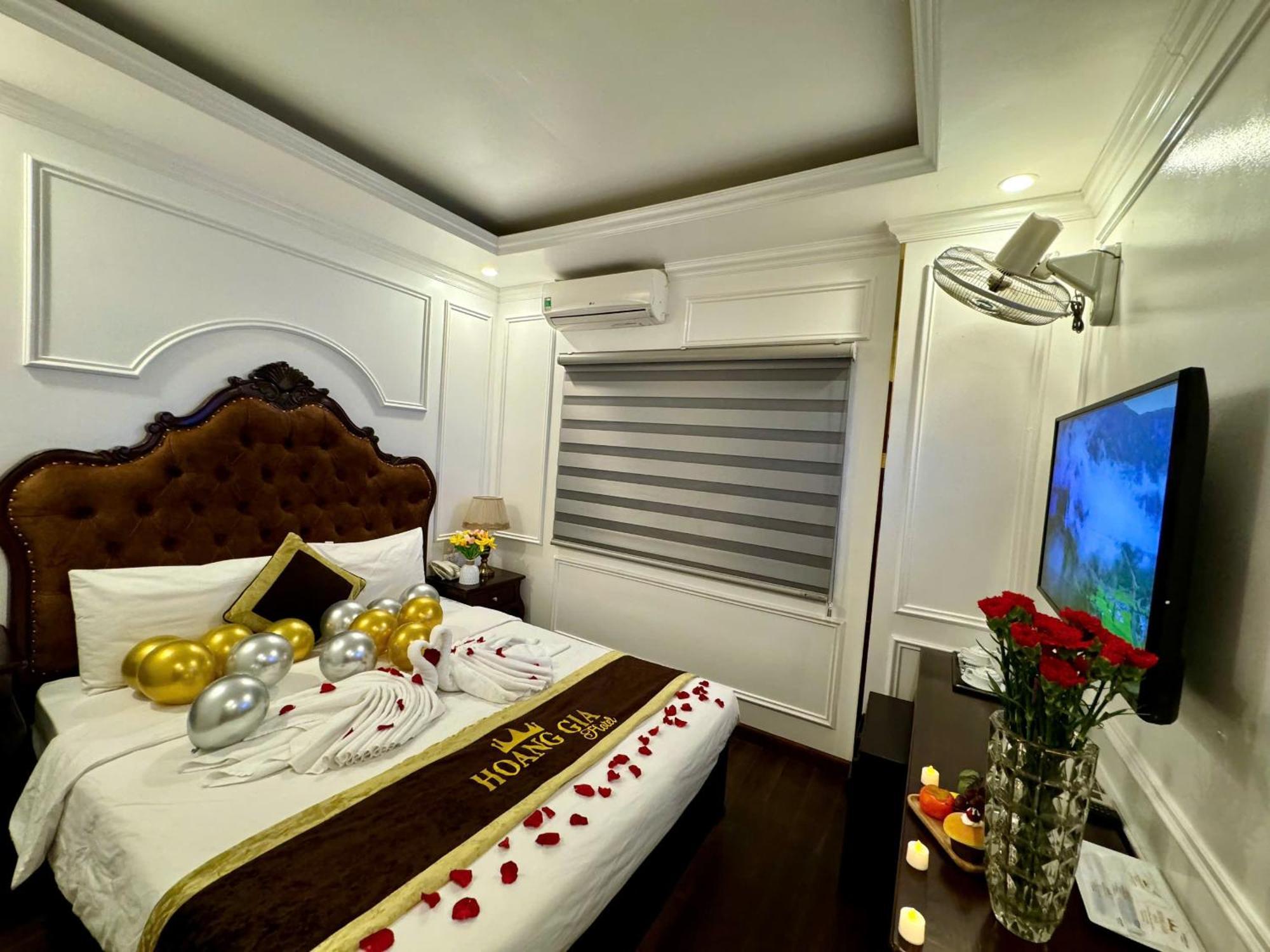 Hoang Gia Hotel Nhan Hoa Hanoi Buitenkant foto