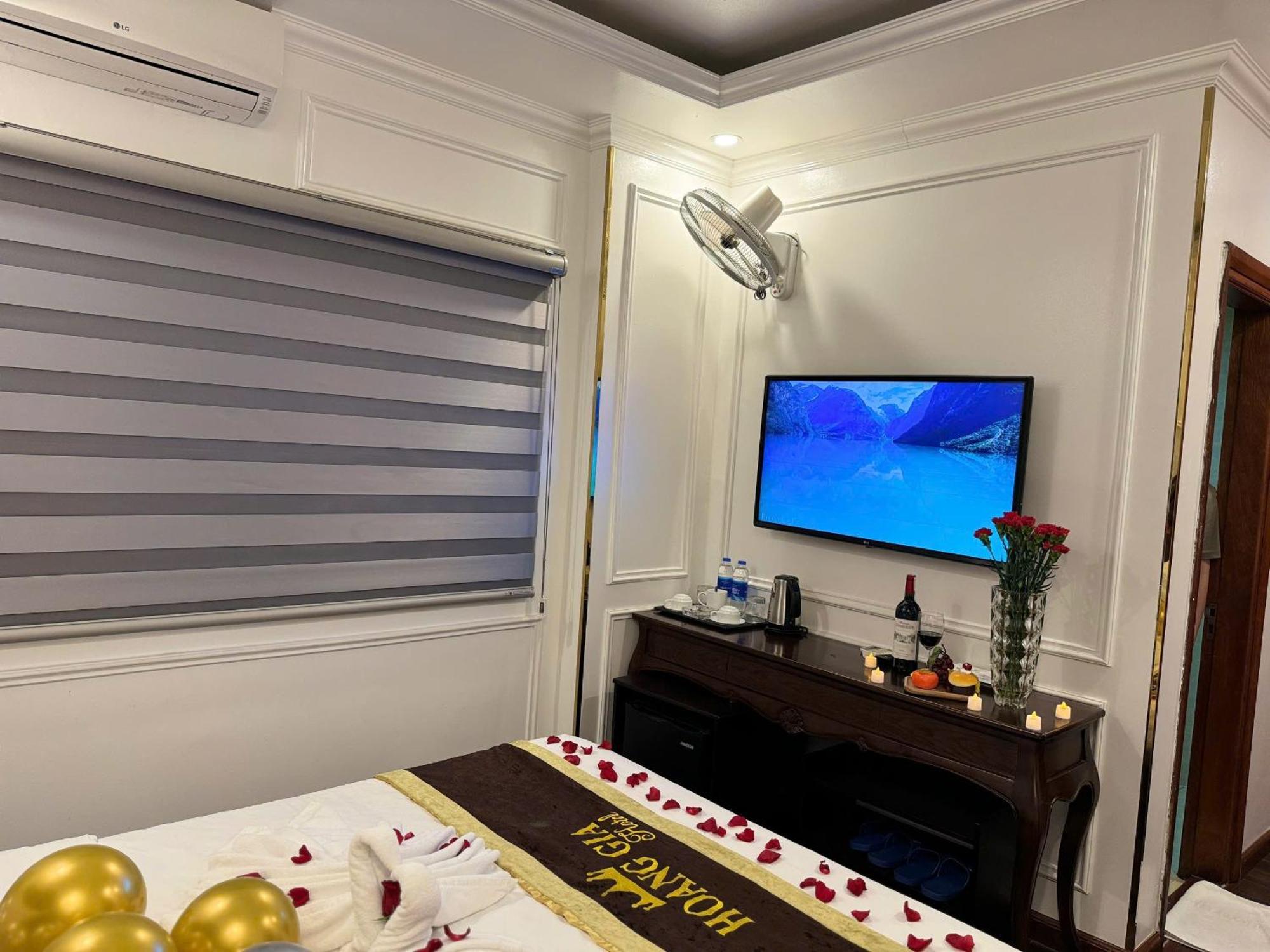 Hoang Gia Hotel Nhan Hoa Hanoi Buitenkant foto