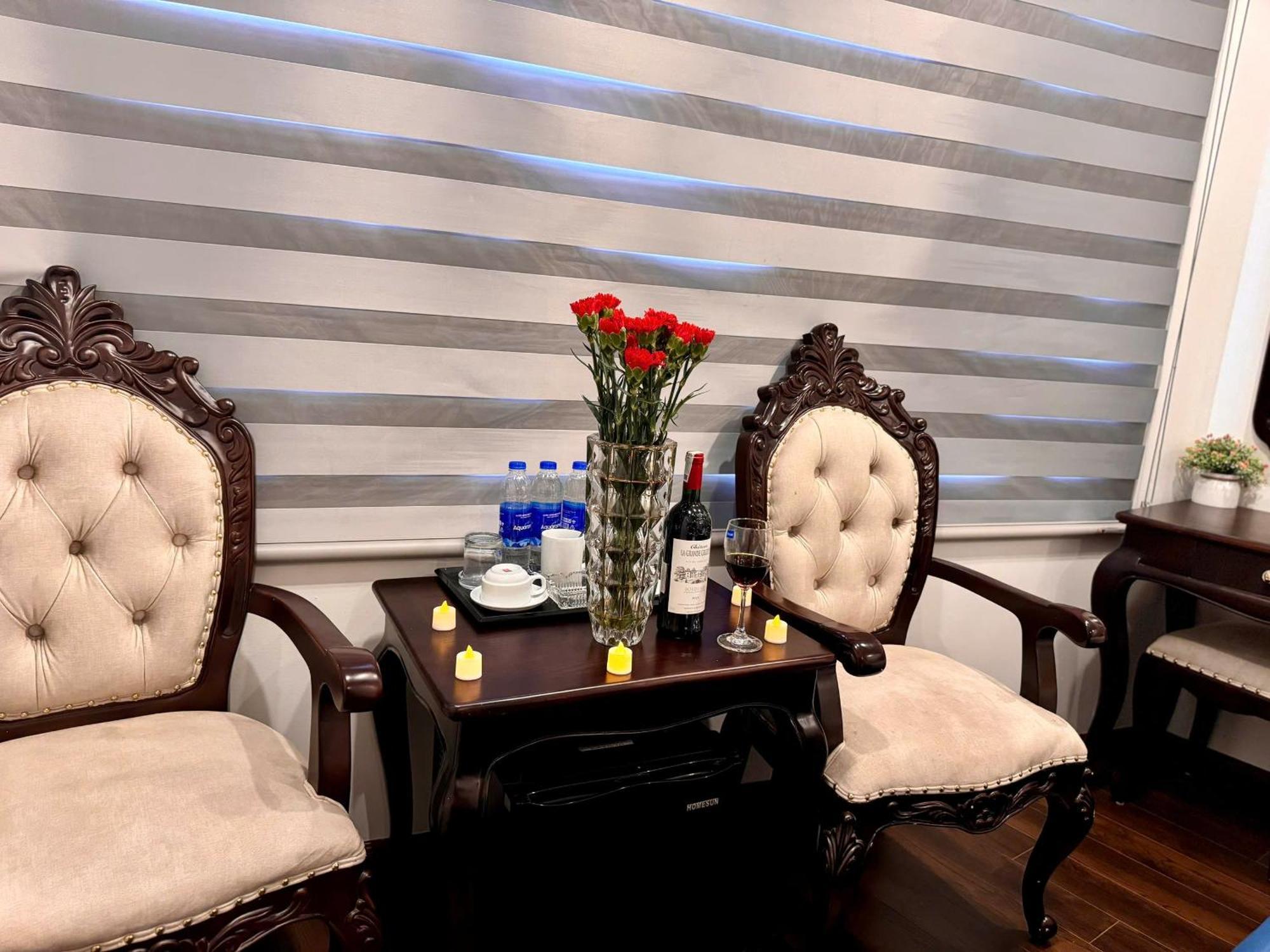 Hoang Gia Hotel Nhan Hoa Hanoi Buitenkant foto