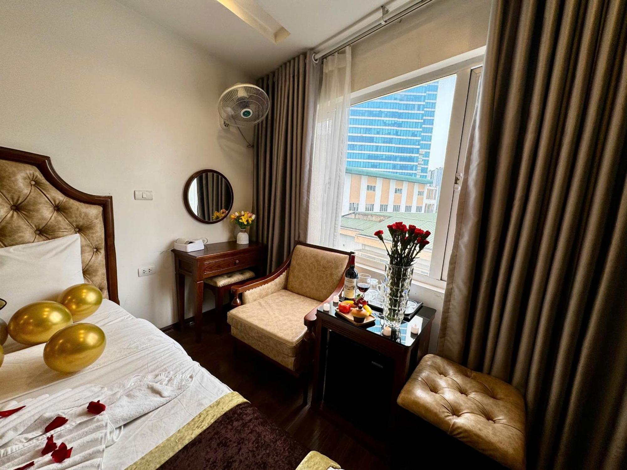 Hoang Gia Hotel Nhan Hoa Hanoi Buitenkant foto